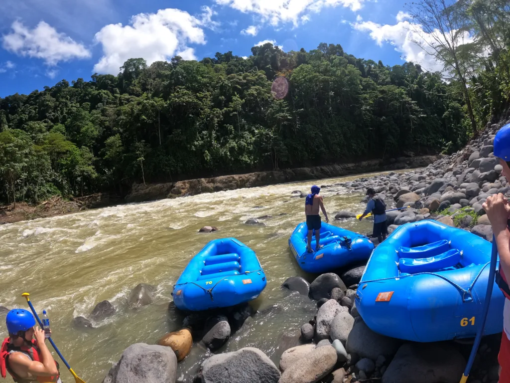 lugares imprescindibles costa rica Rafting Rio Pacuare